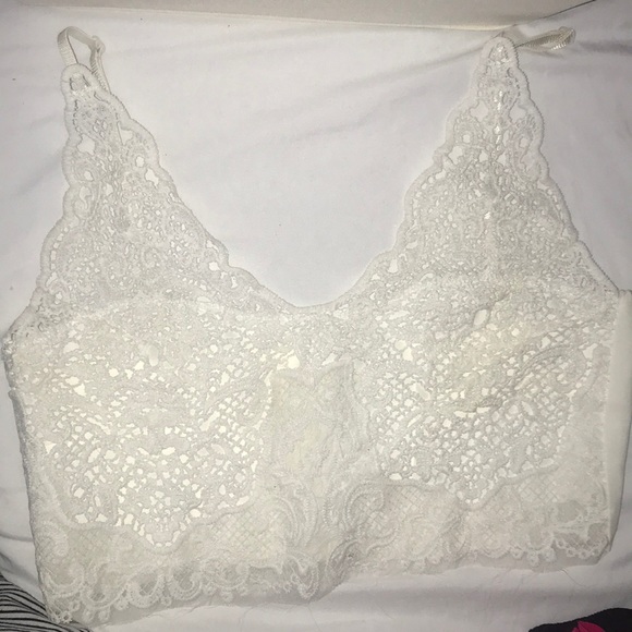 white crop top - Picture 1 of 3